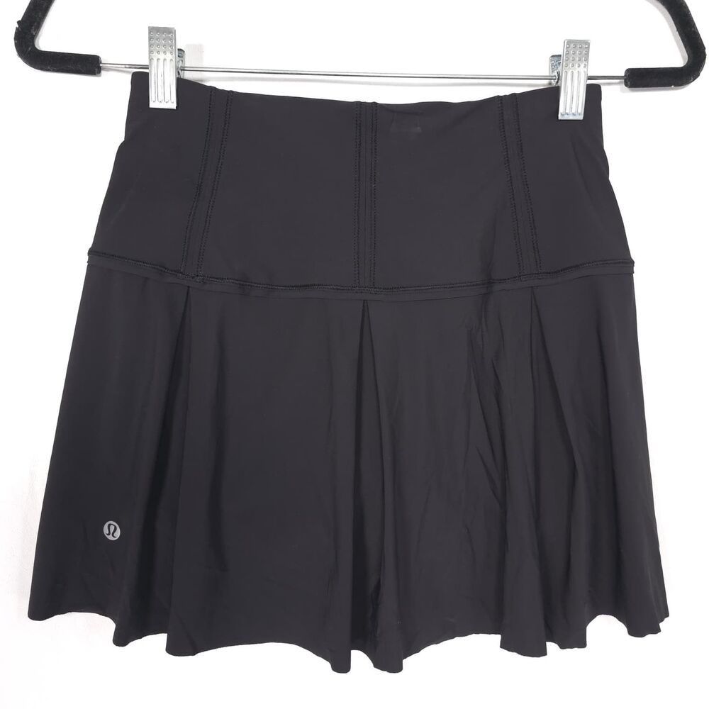 LULULEMON Women's SMALL Black Pleated Tennis Skort Athletic Mini Skirt